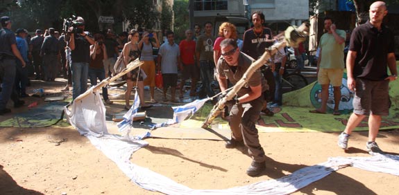 פינוי אוהלים שדרות רוטשילד / צלם: רוני שיצר